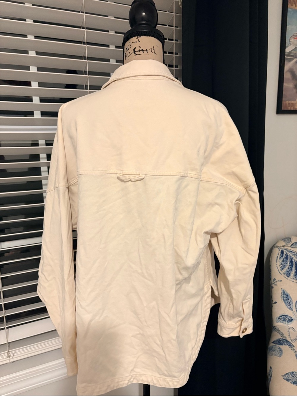 Vuori Classic Cream Button-Front Utility Jacket - Women - Picture 3 of 5